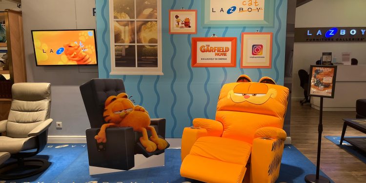 La-Z-Boy Pamer Kursi Ikonik Garfield