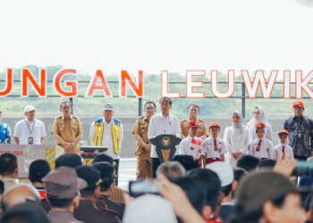 Presiden Jokowi dan Waskita Karya Resmikan Bendungan Leuwikeris